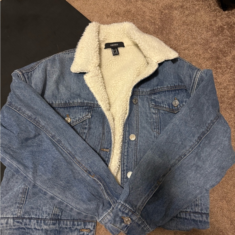 Forever 21 womens Denim Jacket with Sherpa Lining size medium